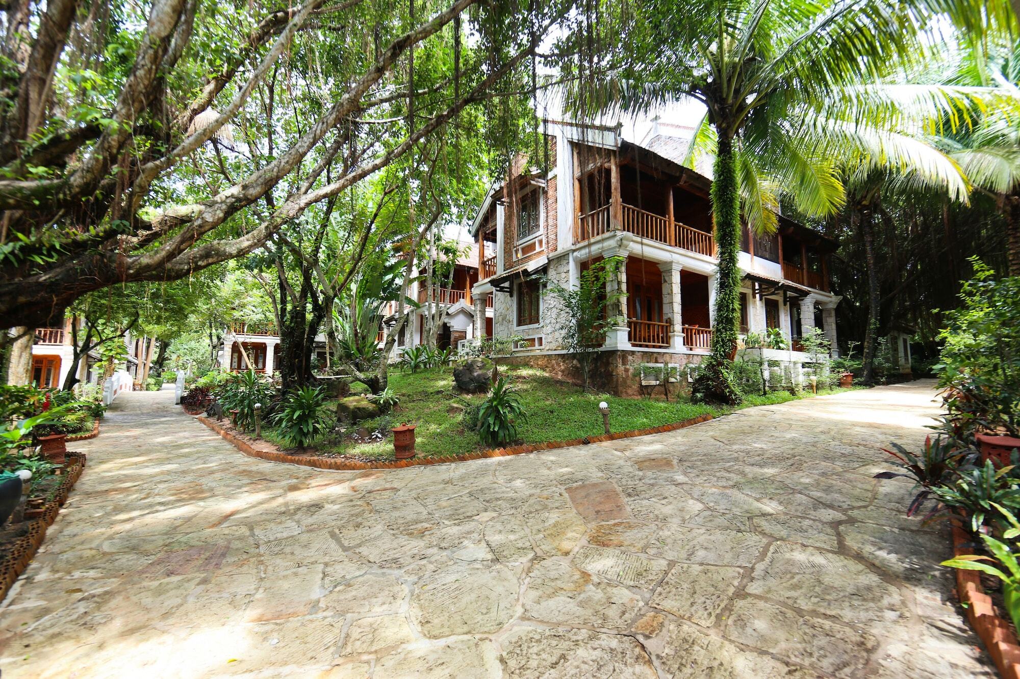 Ancient Village Phu Quoc Resort 외부 사진